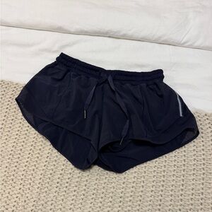 Lululemon Hotty Hot Shorts 2.5